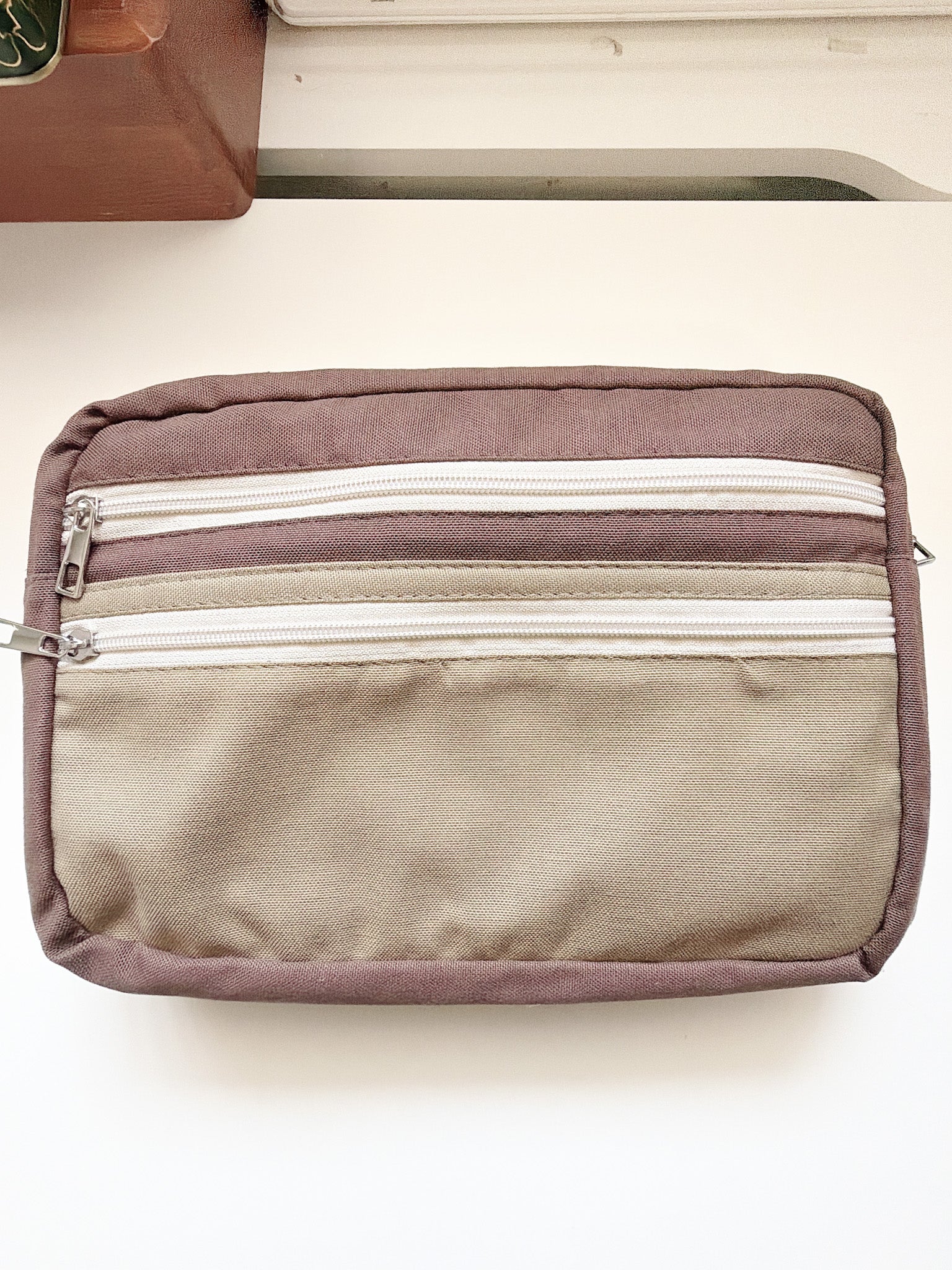 Leyl Handmade | Medium Horizontal Journaling Pouch | Bi Color | Walnut Green and Brown