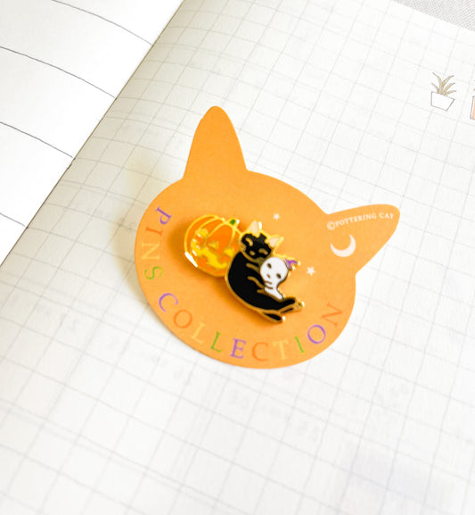Black Cat with Pumpkin Enamel Pin | Pottering Cat | HW-02