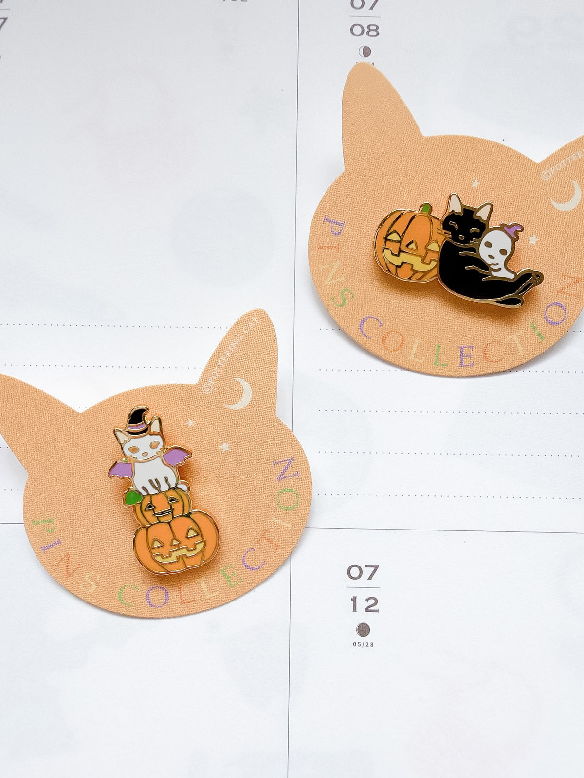 Pottering Cat | Halloween Pumpkin Cat Pillow  Enamel Pin | HW-11