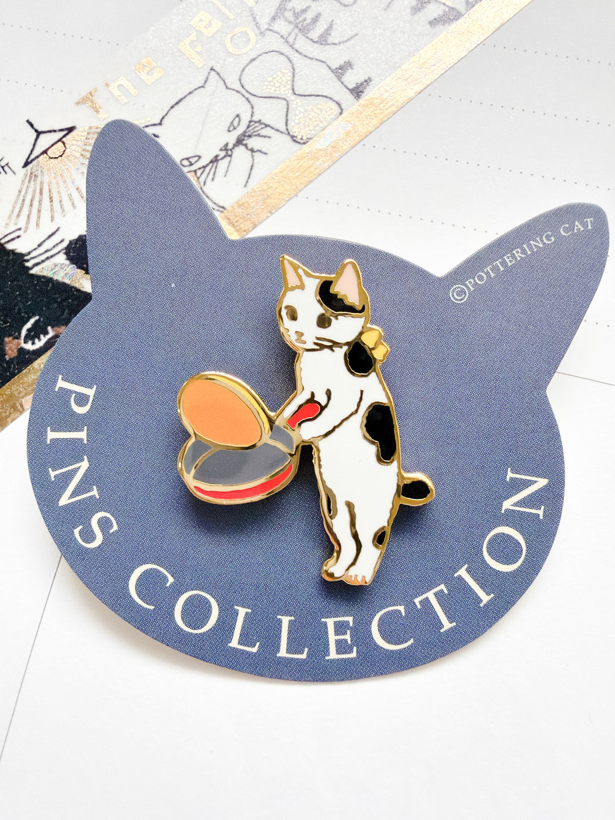 Pottering Cat | Pancake Enamel Pin | PZ-008