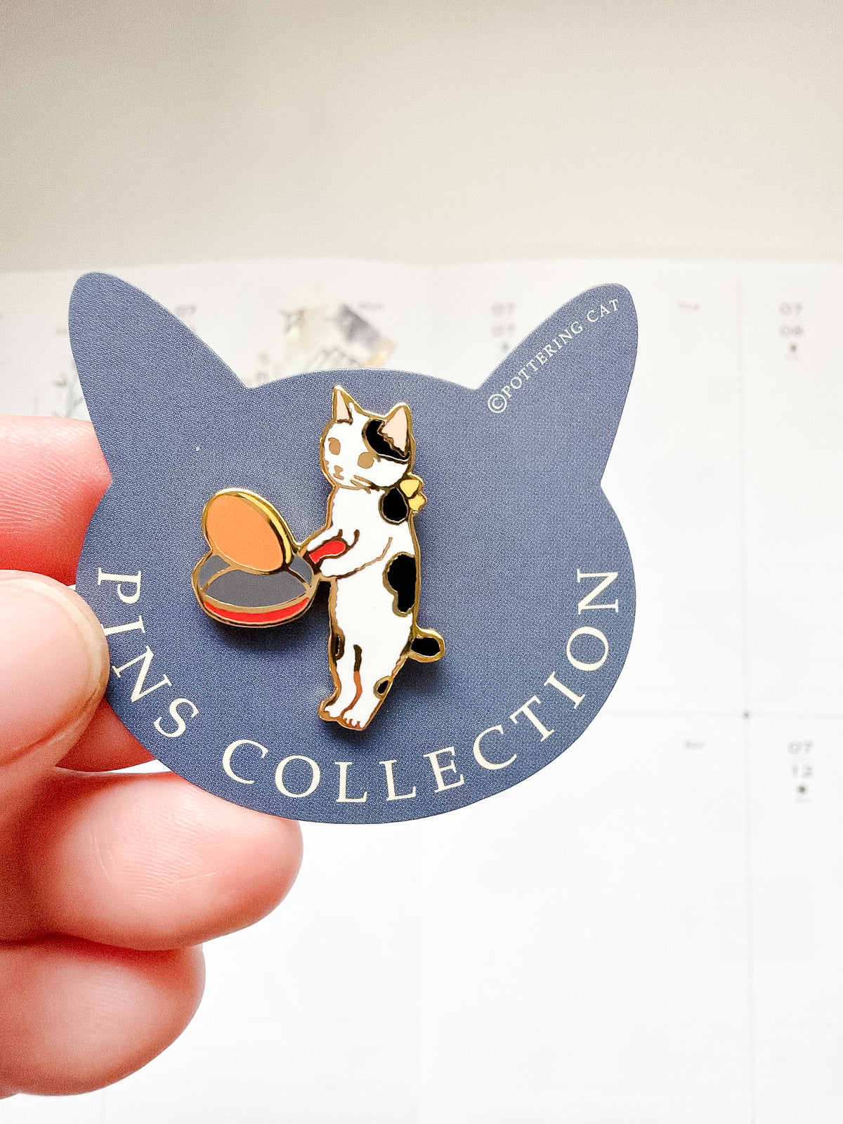 Pottering Cat | Pancake Enamel Pin | PZ-008